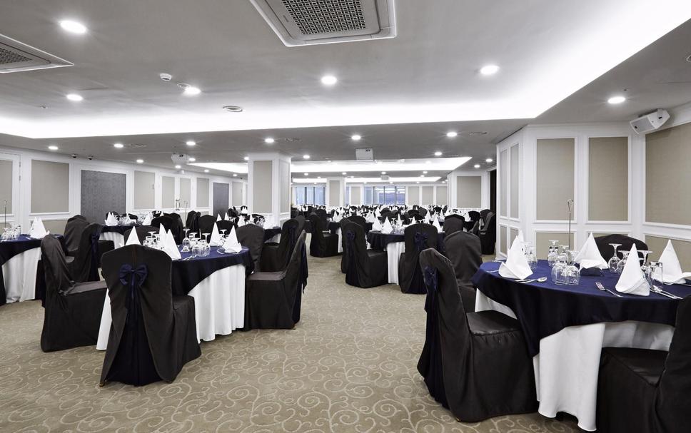 Banquet hall