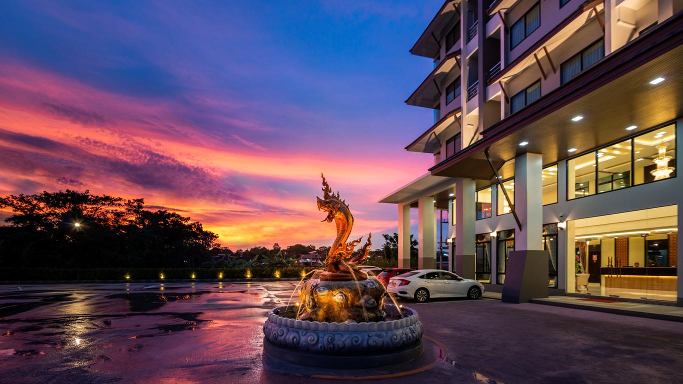 Pura Nakhon Hotel