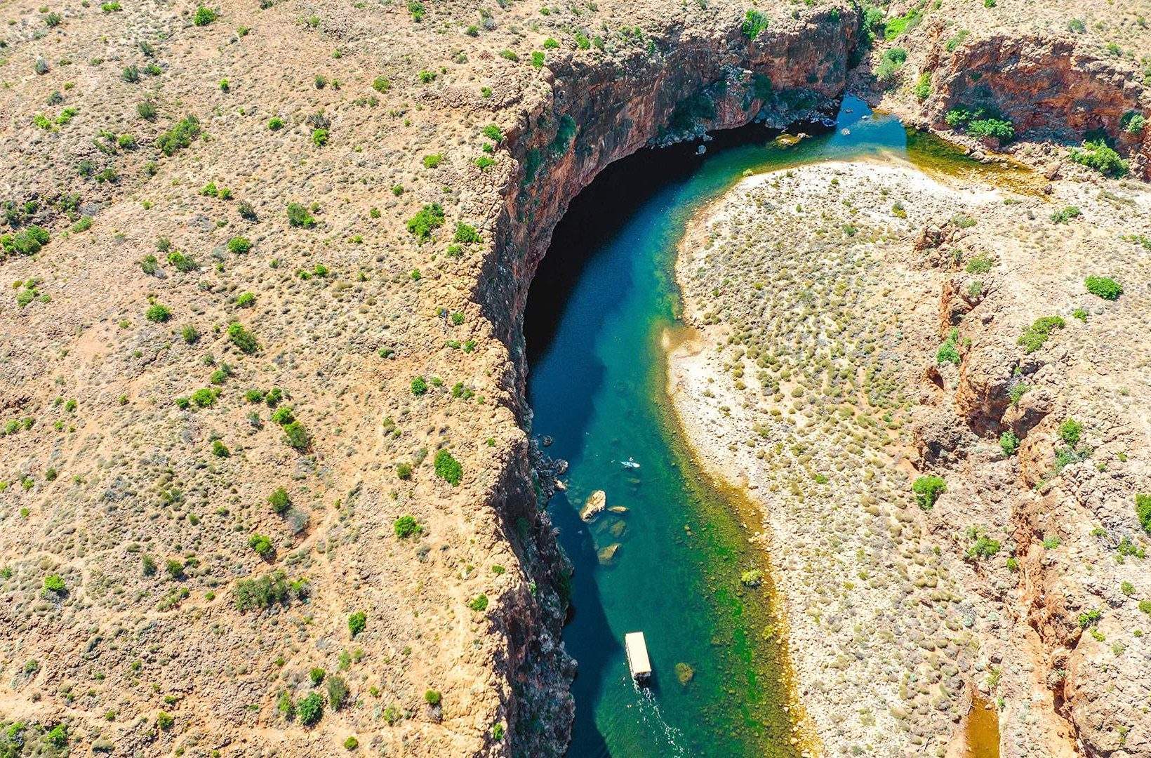 Dive into a world of colour and coral along Ningaloo Reef KAYAK