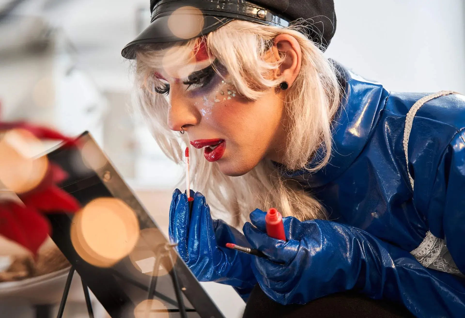 CABARET_PEOPLE_DRAG_QUEEN_BACKSTAGE