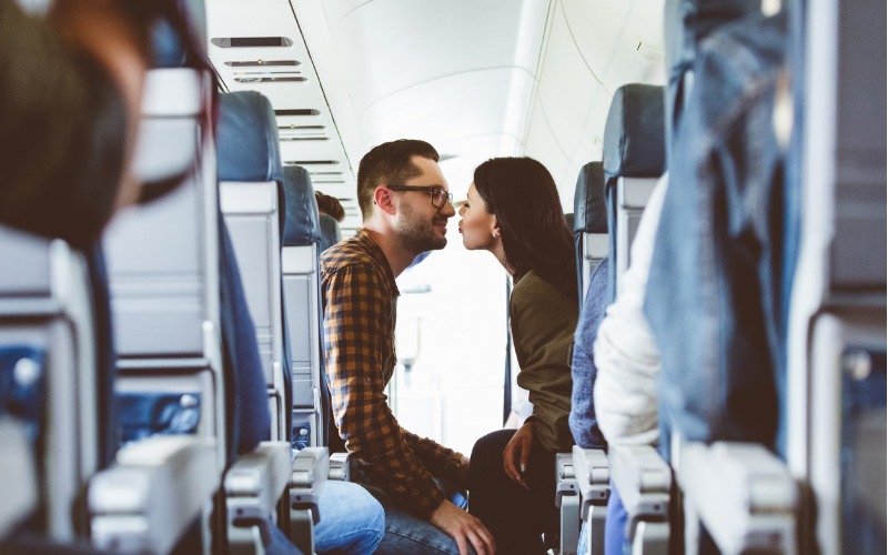 how to meet someone on a flight