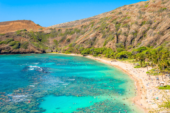 Snorkeling paradise Hanauma bay, Oahu, Hawaii_shutterstock_163781294