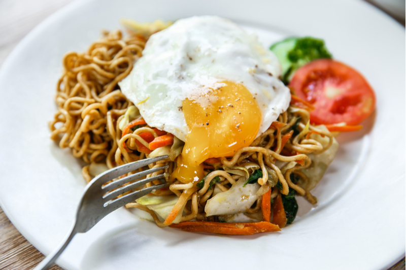 Indomie Goreng Pedas Mampus top with fried egg