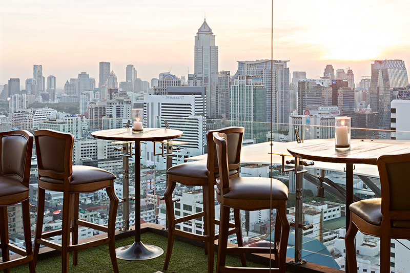  Fraser Suites Sukhumvit rooftop bar - Best hotel Bars in Bangkok