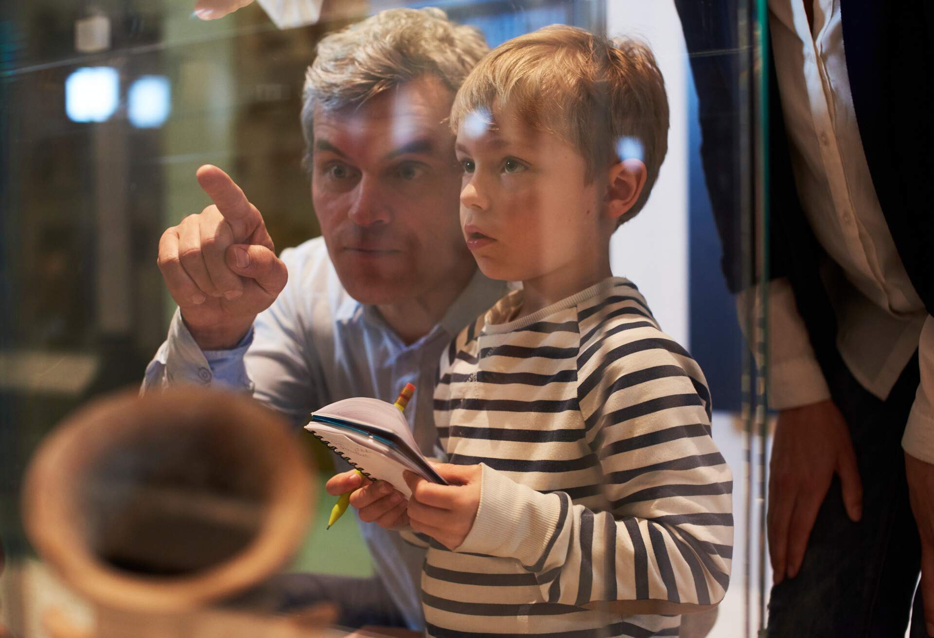 THEME_PEOPLE_KID_MAN_MUSEUM_GettyImages