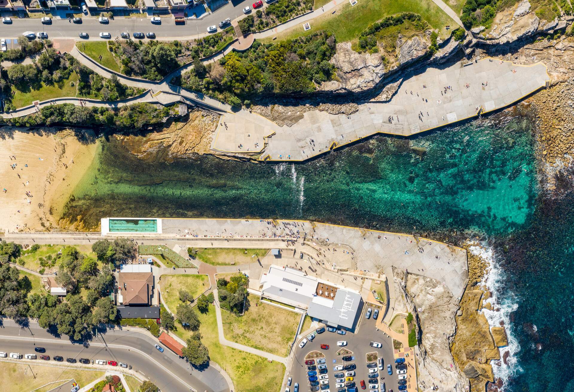 DEST_AUSTRALIA_SYDNEY_CLOVELLY_BEACH_GettyImages-1171039839