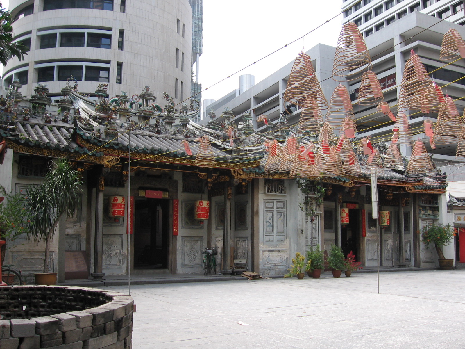 Yueh Hai Ching Temple, Singapore - Pray for Love Yueh Hai Ching Temple, Singapore