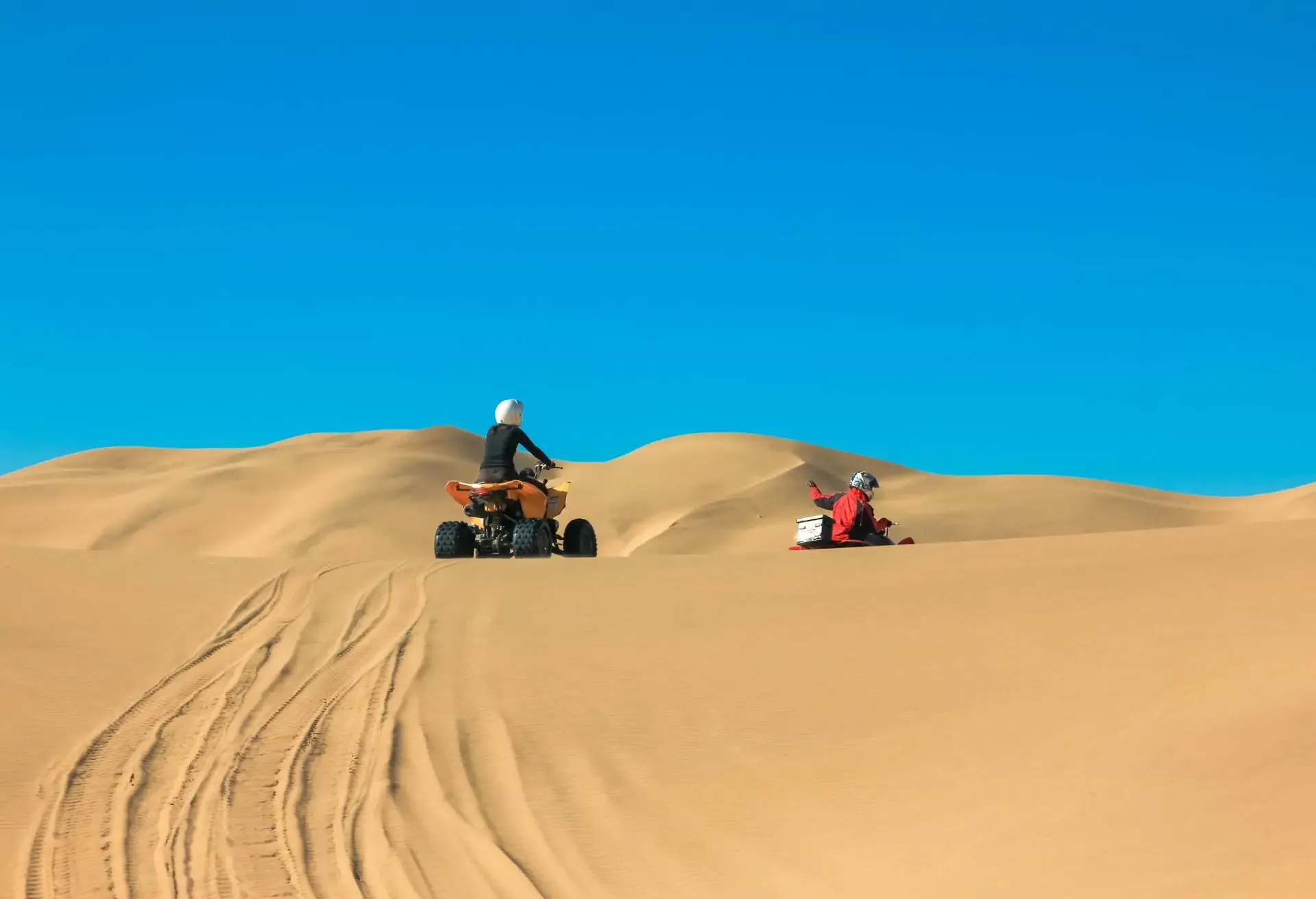 lp_desertcard4_1920x1312_dubai
