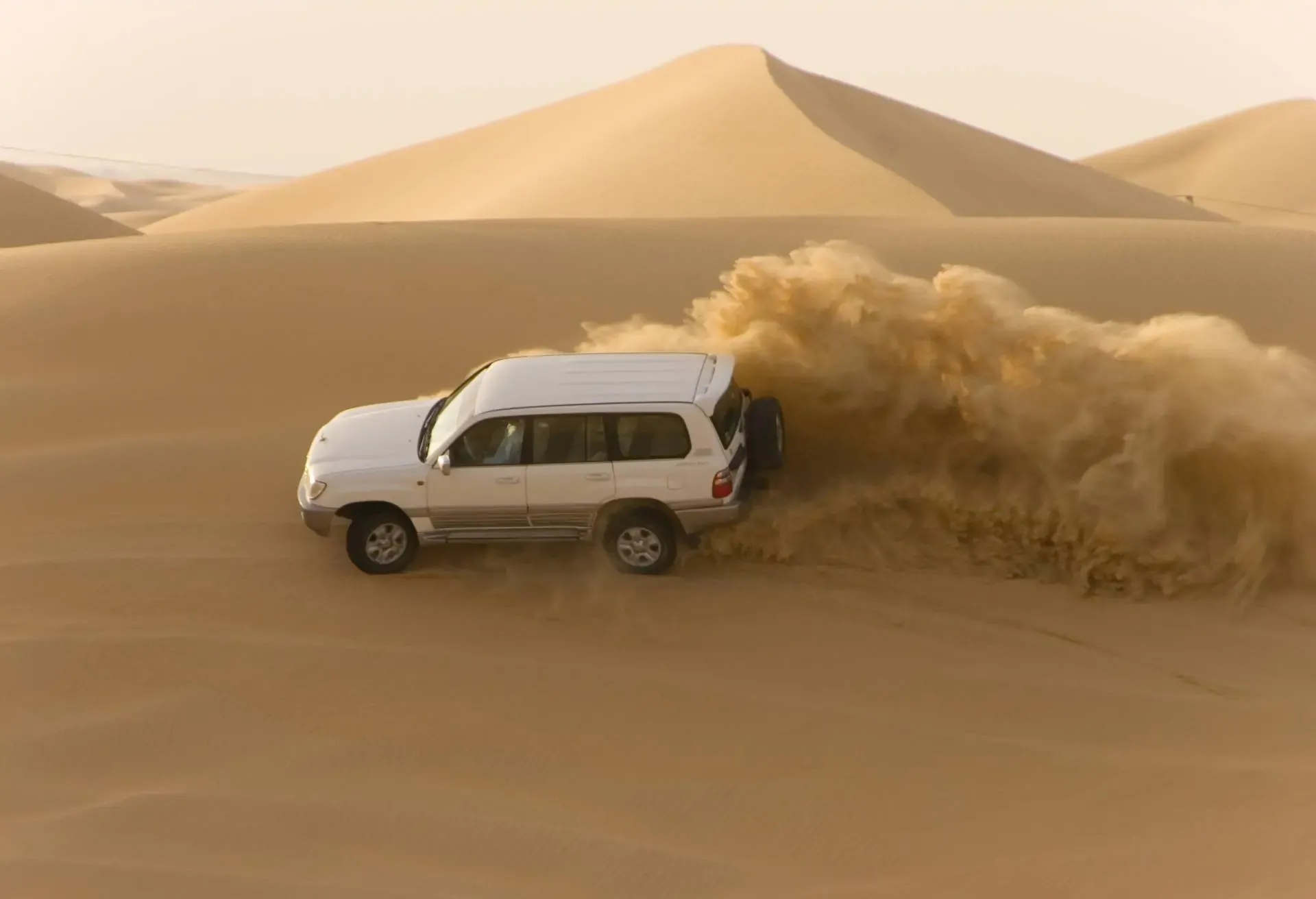 lp_desertcard1_1920x1312_dubai