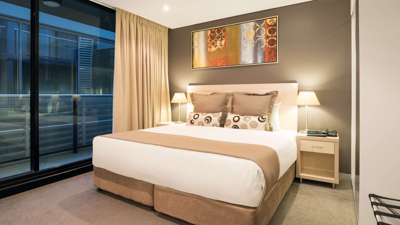 Oaks Adelaide Horizons Suites