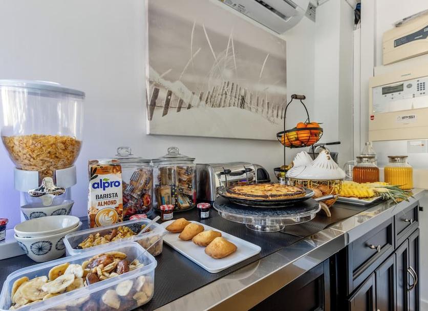 Buffet Photo