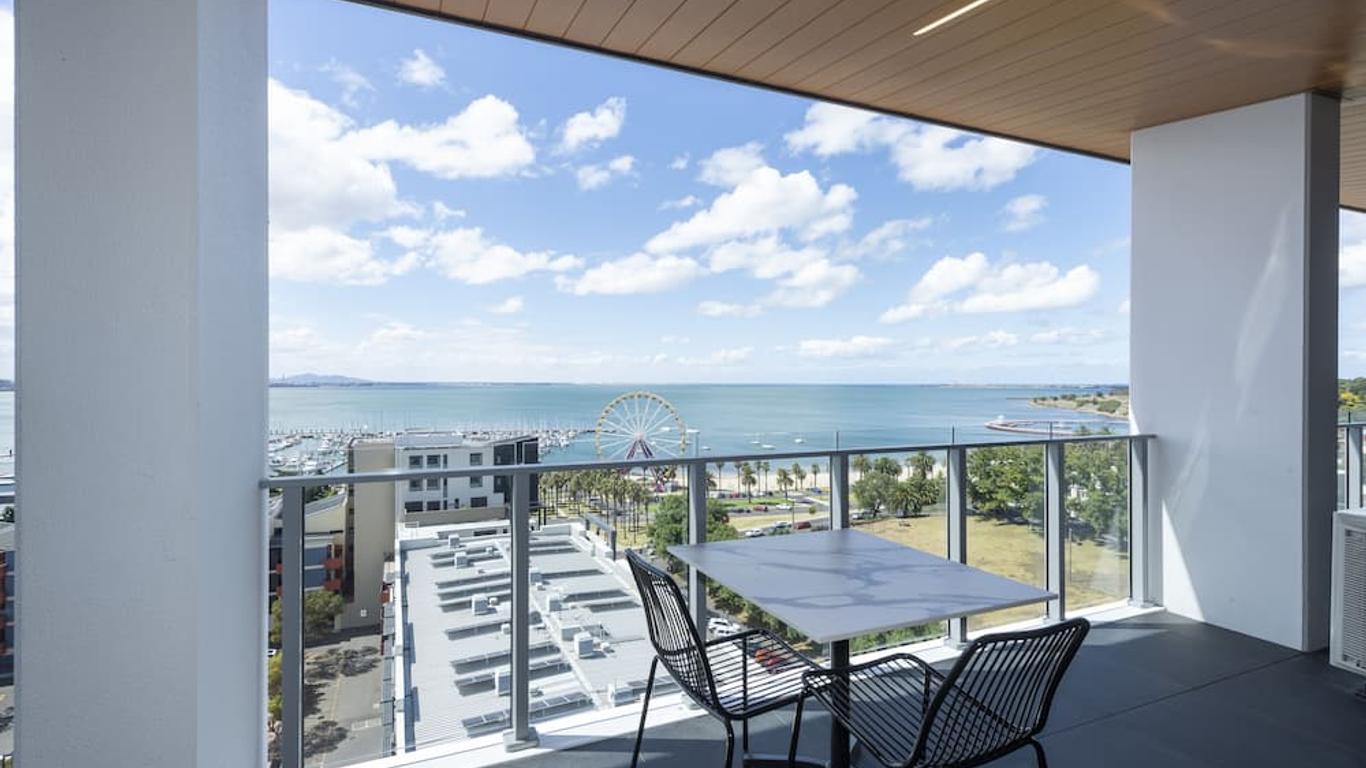 R Hotel Geelong