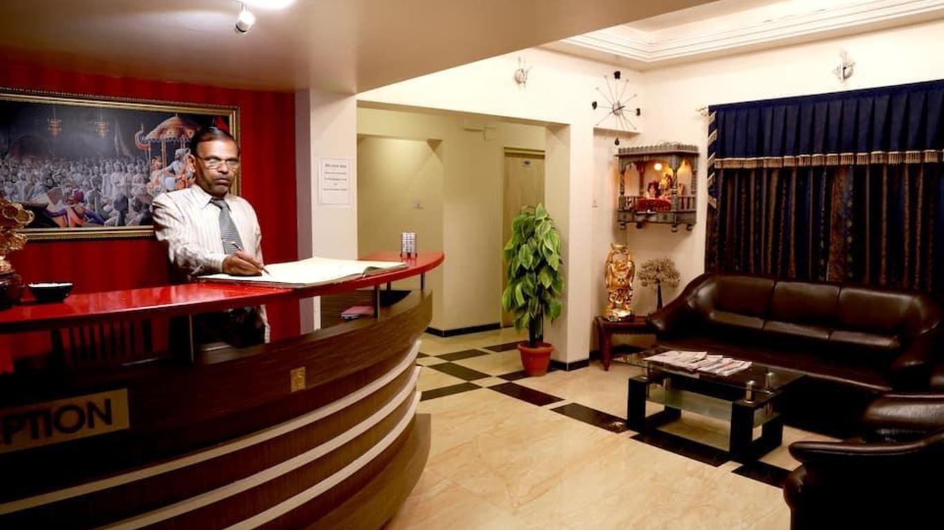 OYO 15349 Hotel Ira Executive