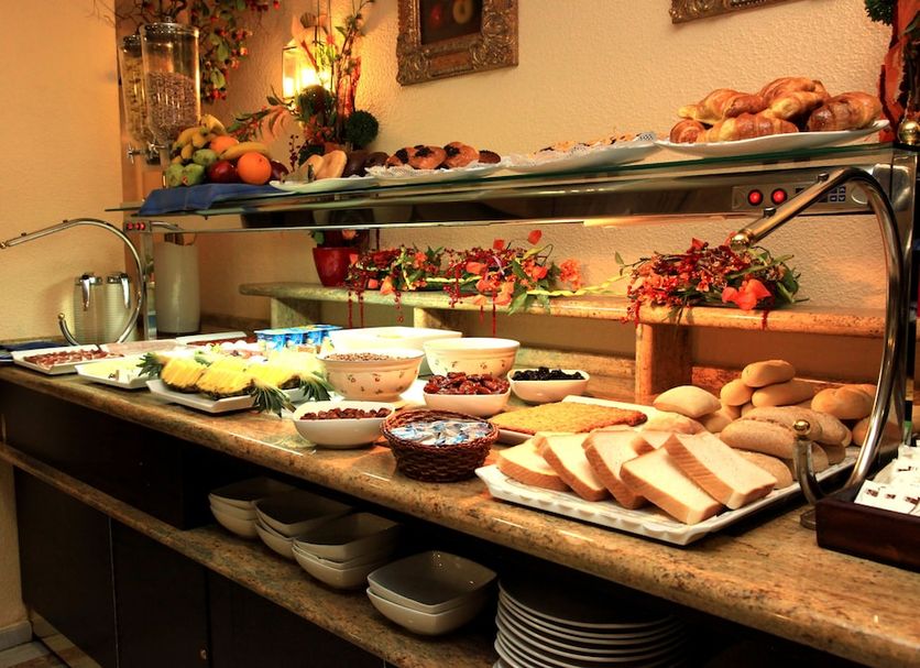 Buffet Photo