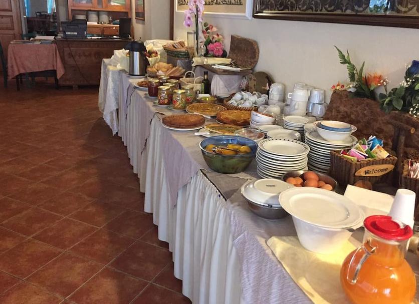 Buffet Photo