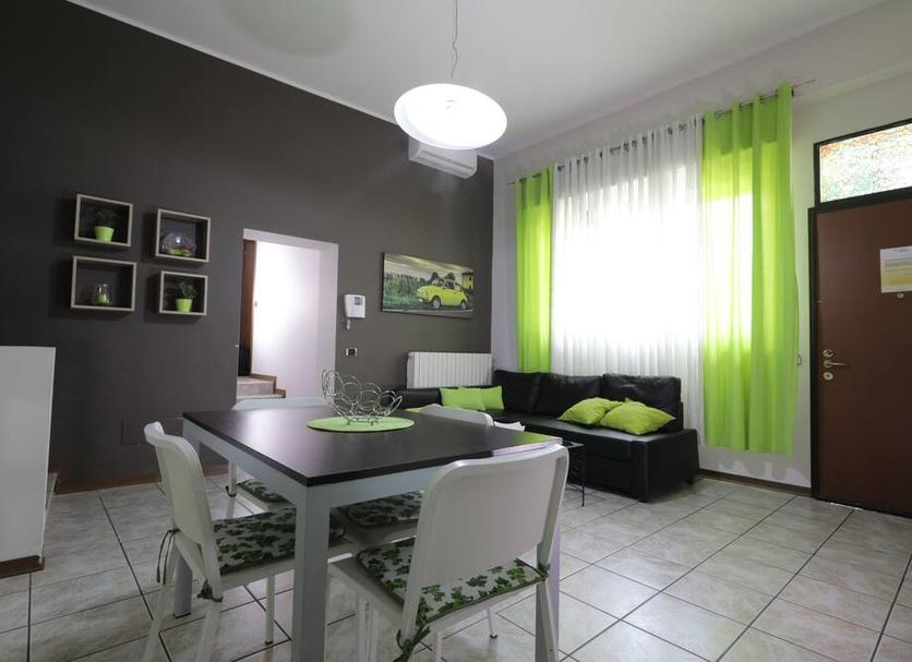 Dining room Photo