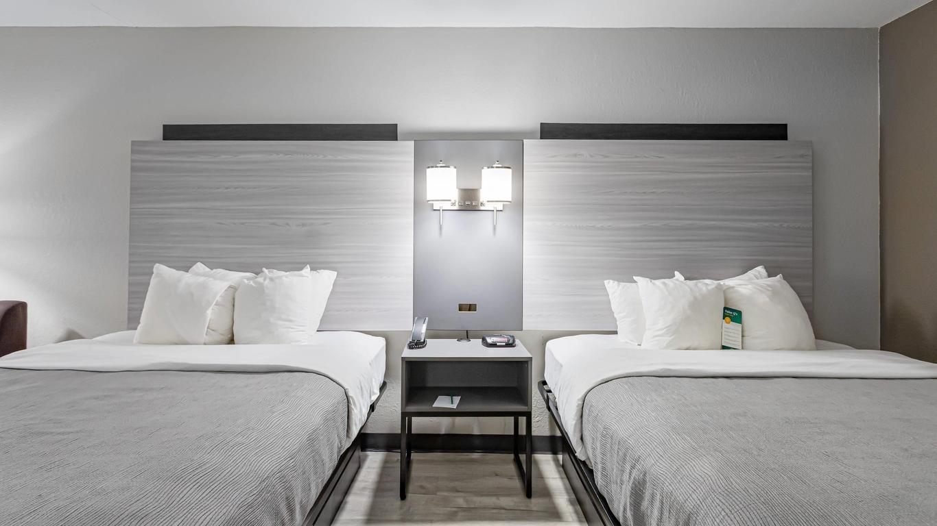 Quality Inn Edmund Pettus Bridge area