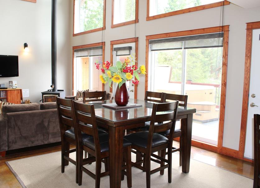 Dining room Photo