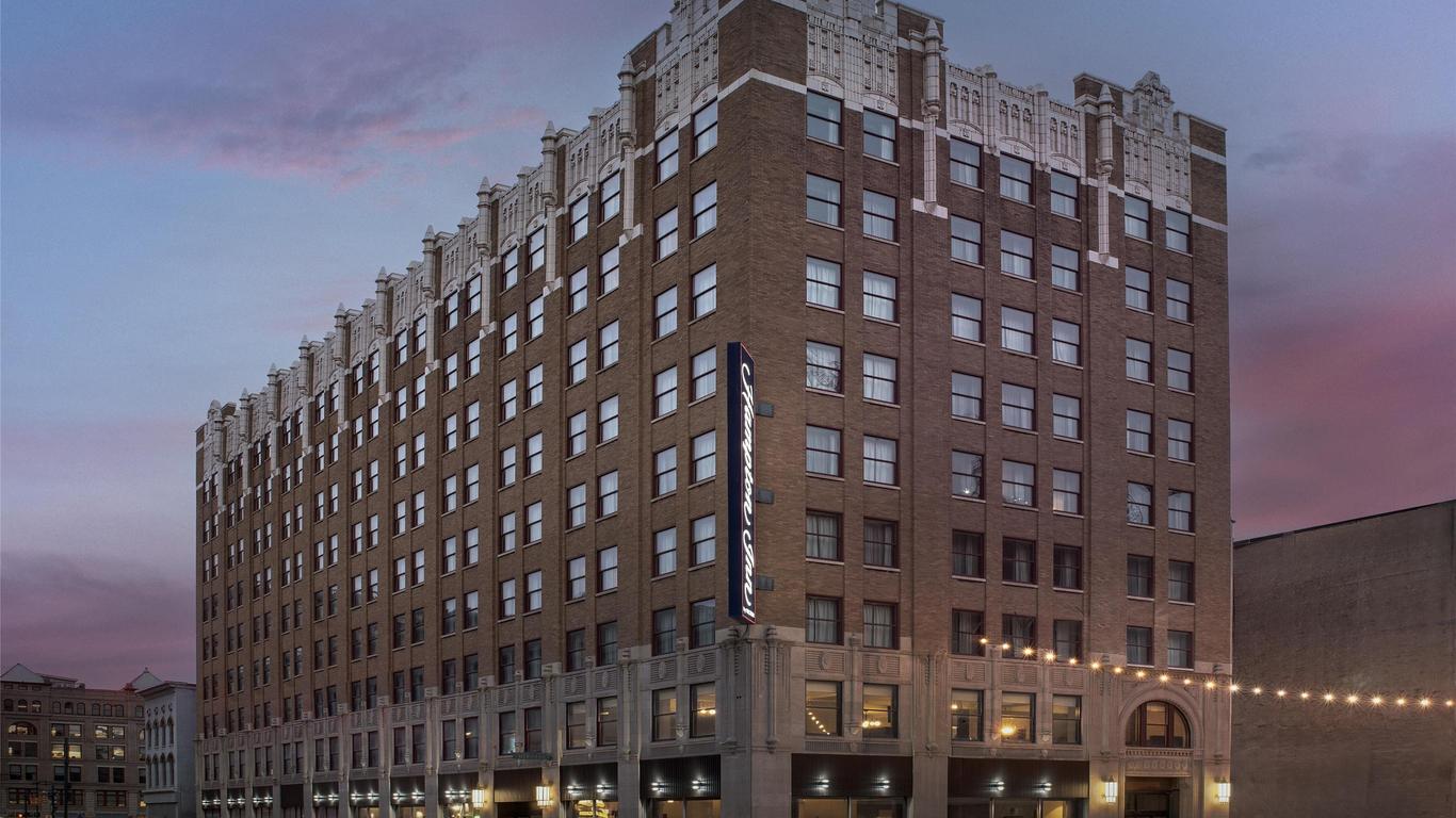 Hampton Inn Indianapolis Downtown Across from Circle Centre