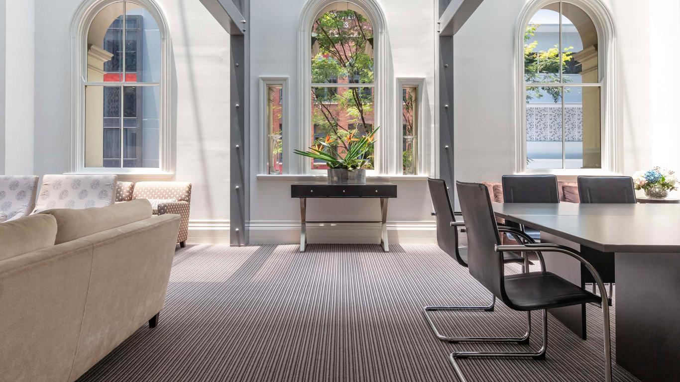 Oaks Brisbane on Charlotte Suites