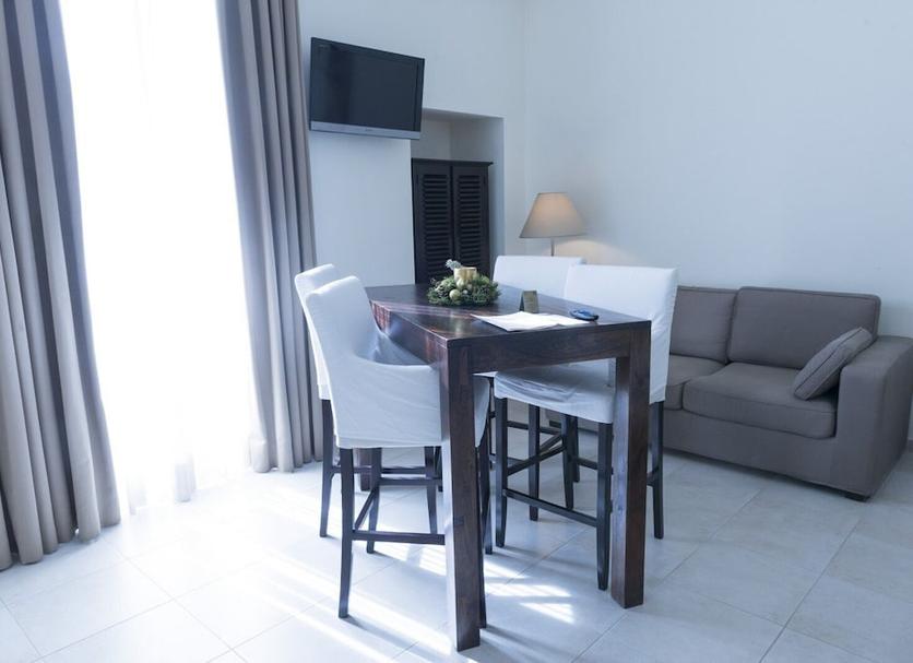 Dining room Photo