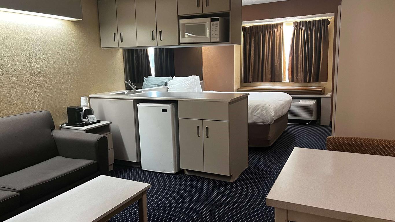 Microtel Inn & Suites by Wyndham Houston