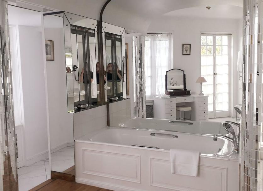 Bathroom Photo