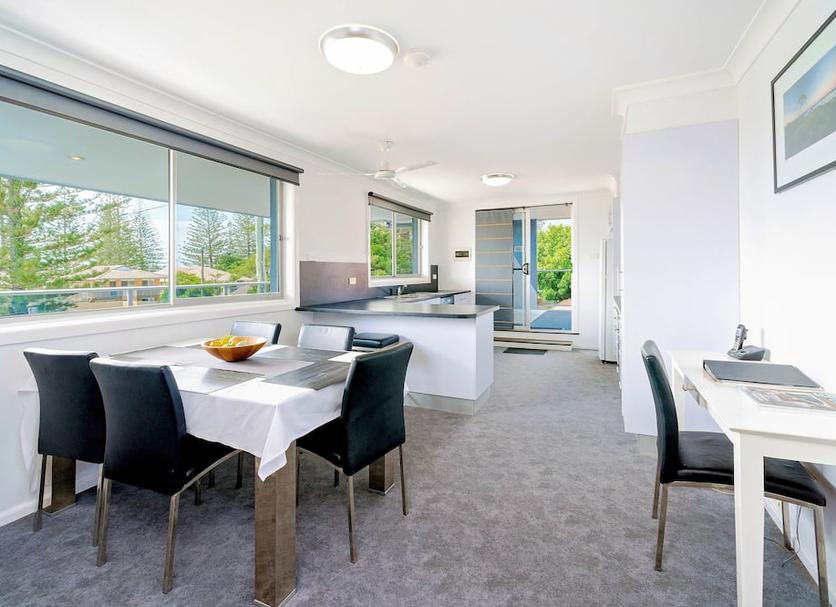 Dining room Photo