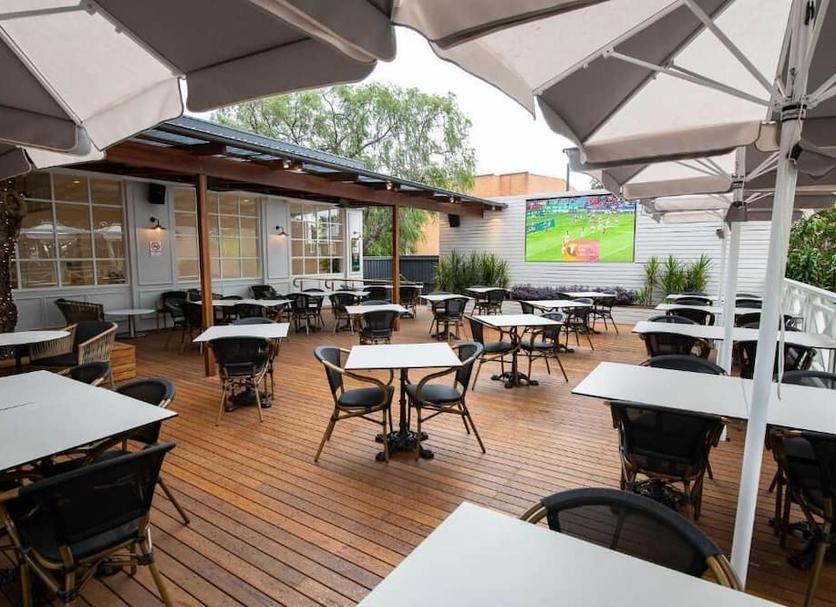 Restaurant Photo