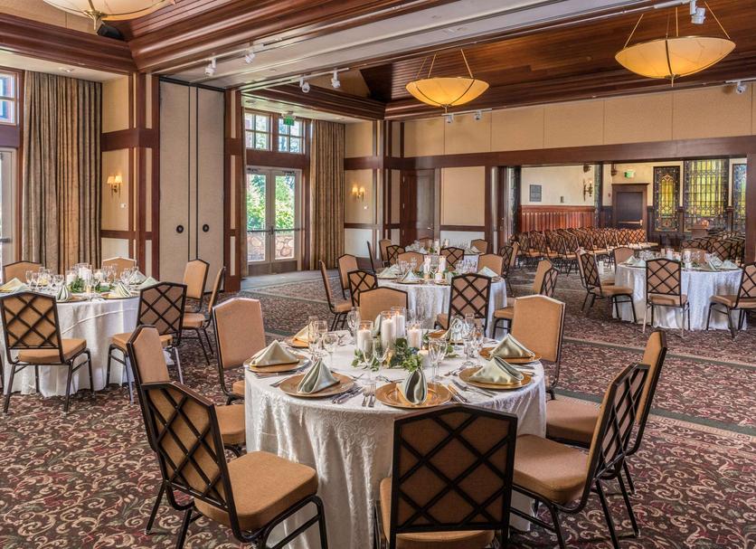Banquet hall Photo