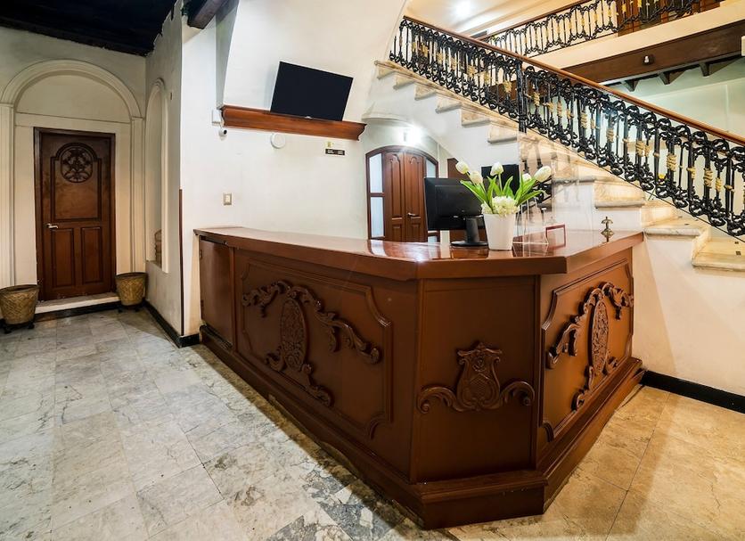 Front desk Photo