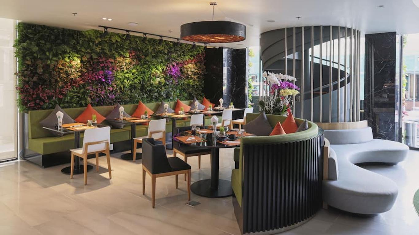 Zazz Urban Ho Chi Minh Hotel