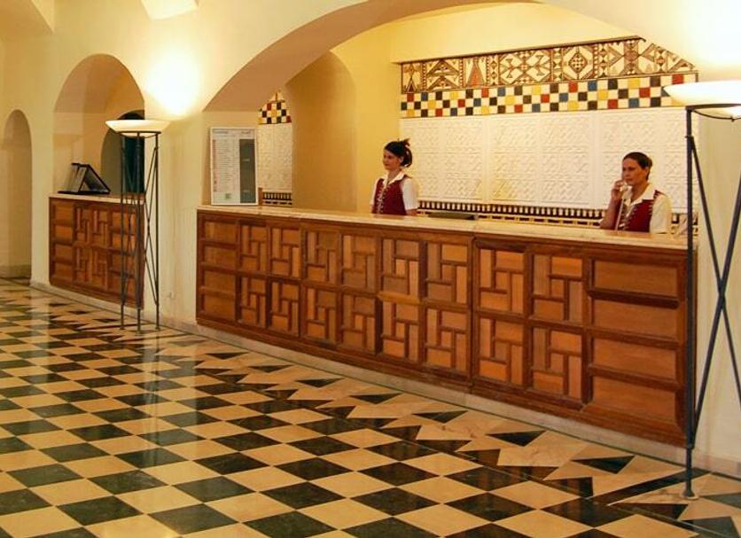 Front desk Photo