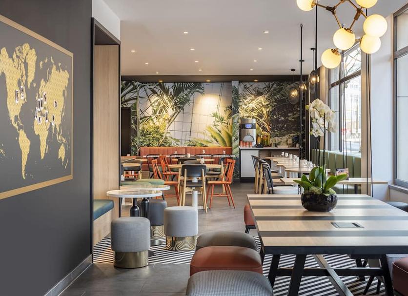 Restaurant Photo