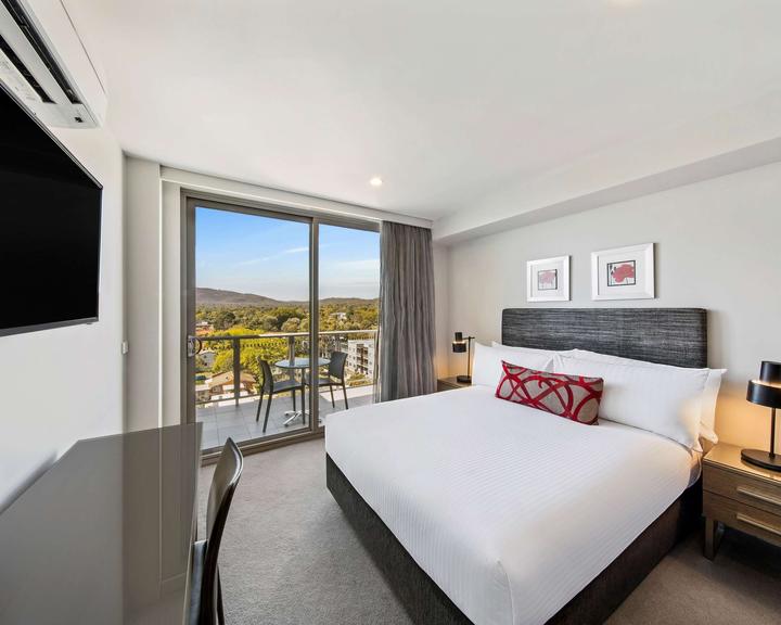 Adina Serviced Apartments Canberra Dickson 140 Dickson Hotel Deals Reviews Kayak