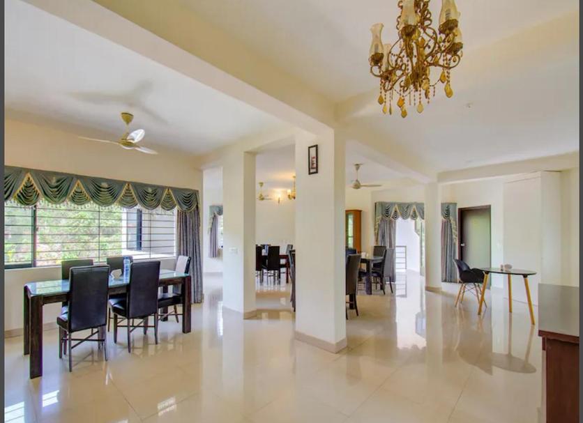Dining room Photo