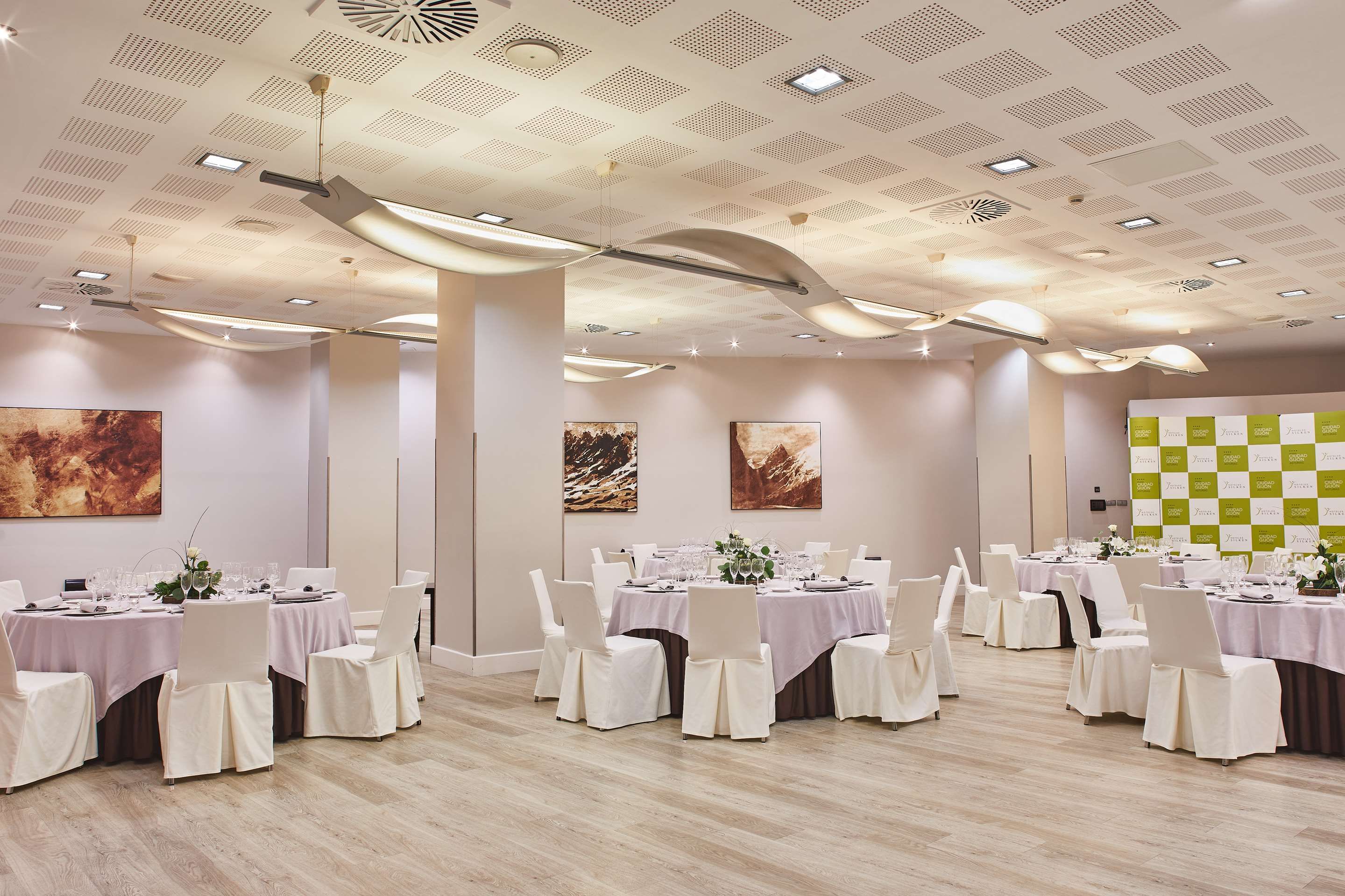 Banquet hall