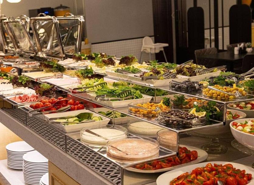 Buffet Photo