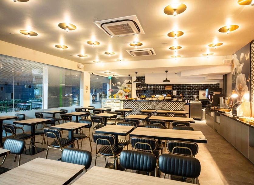 Restaurant Photo