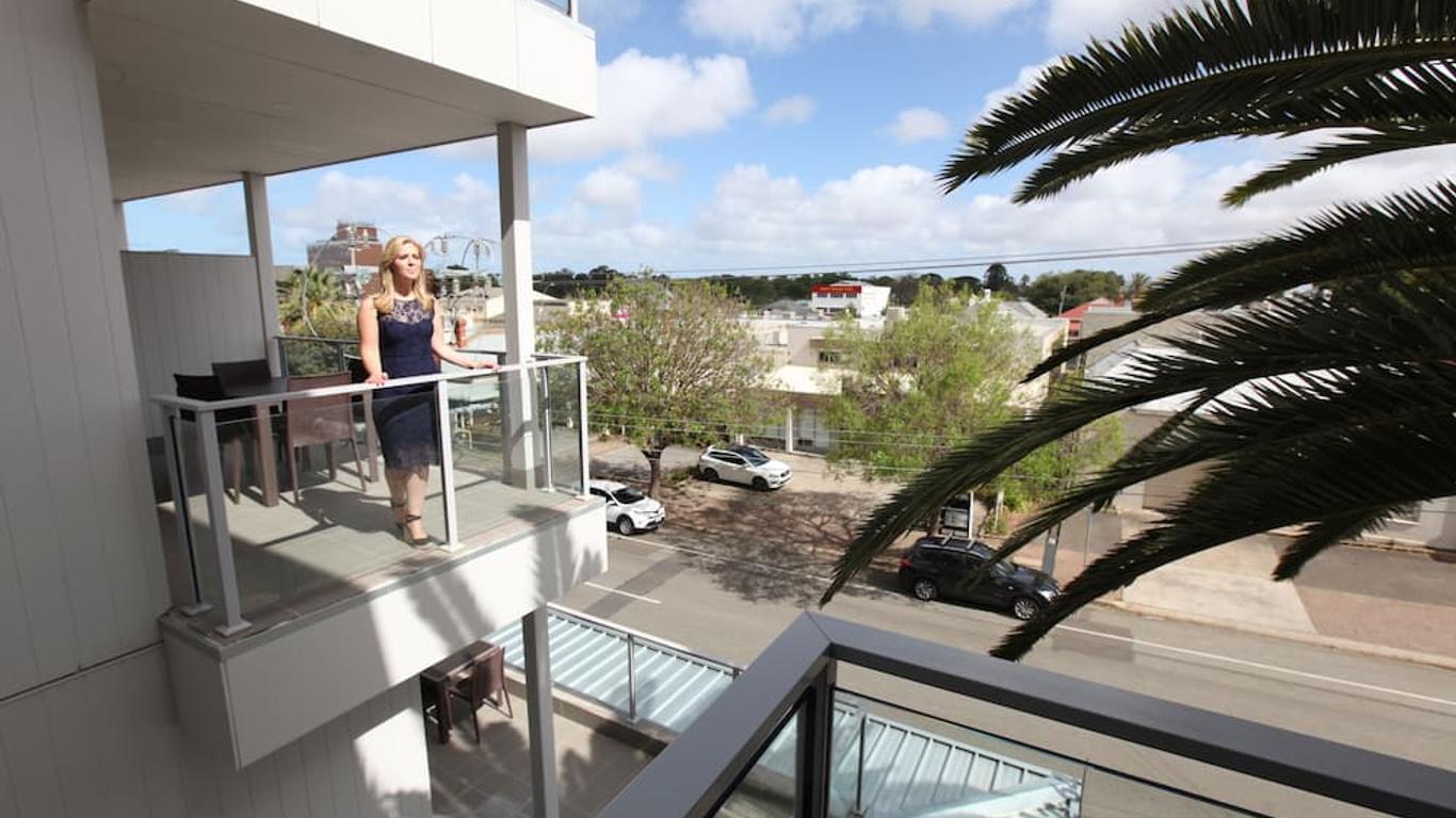 The Palms Apartments