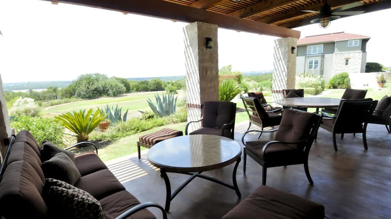 Vintage Villas Hotel