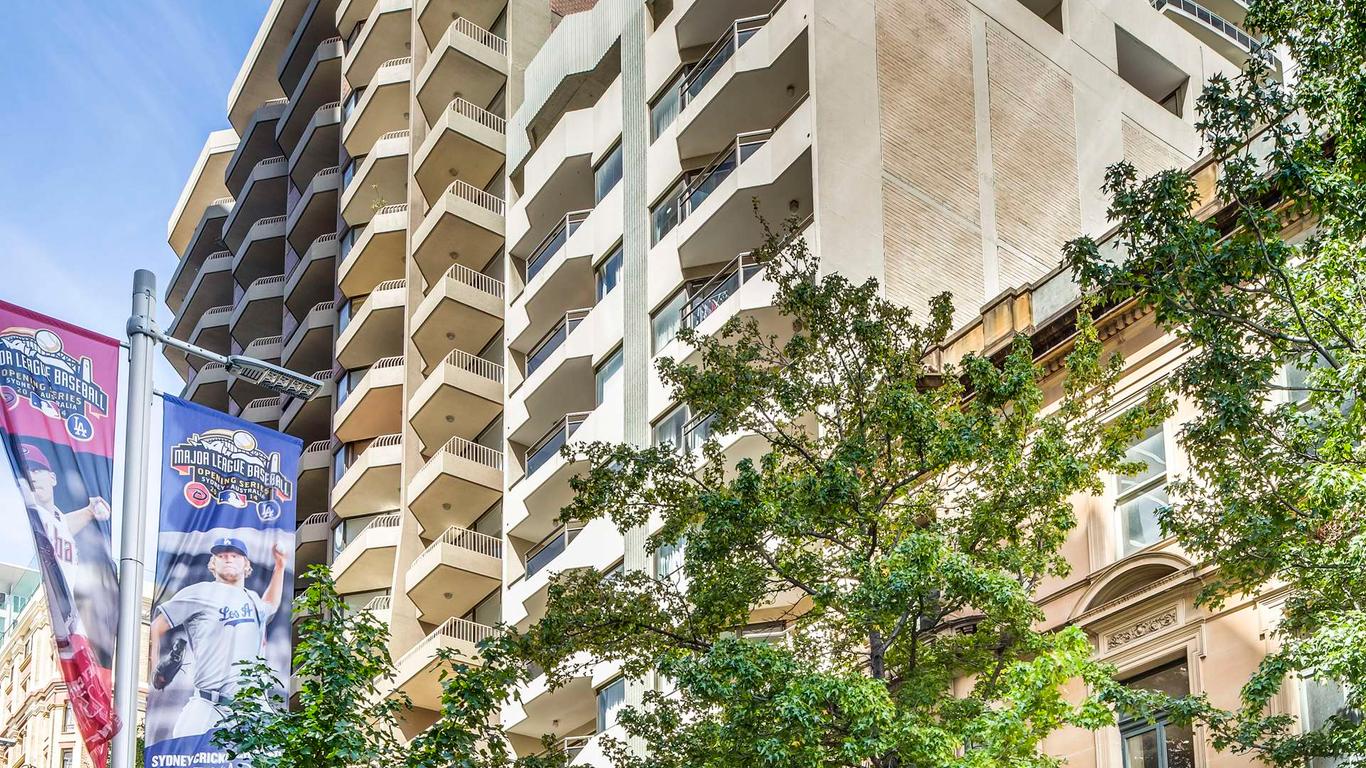 Metro Apartments on King