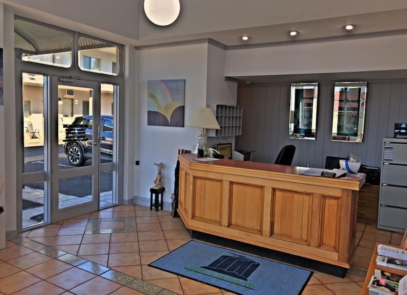 Front desk Photo