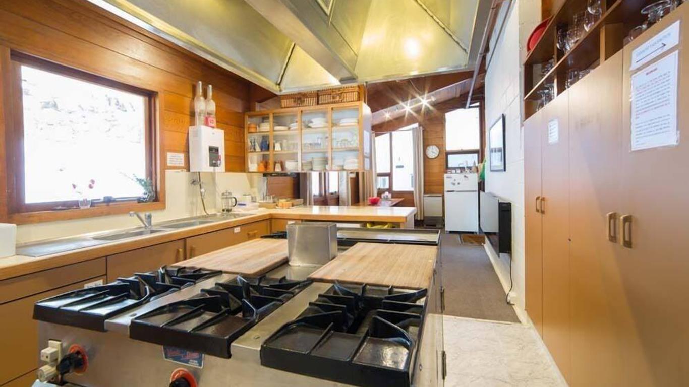 Aneeki Ski Lodge