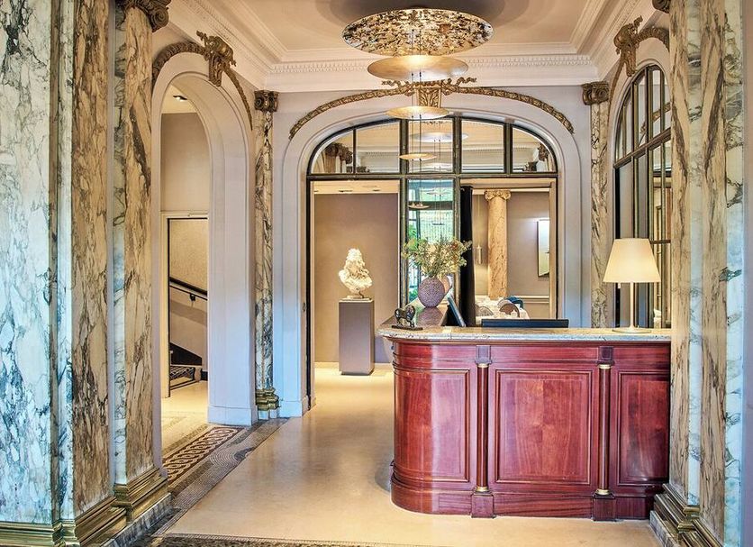 Front desk Photo