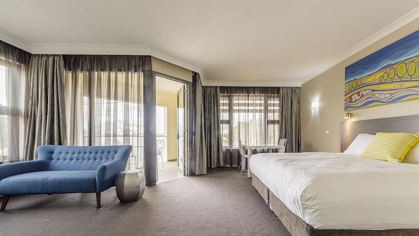 Cowra Services Club Motel