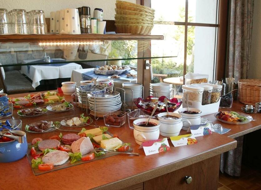 Buffet Photo