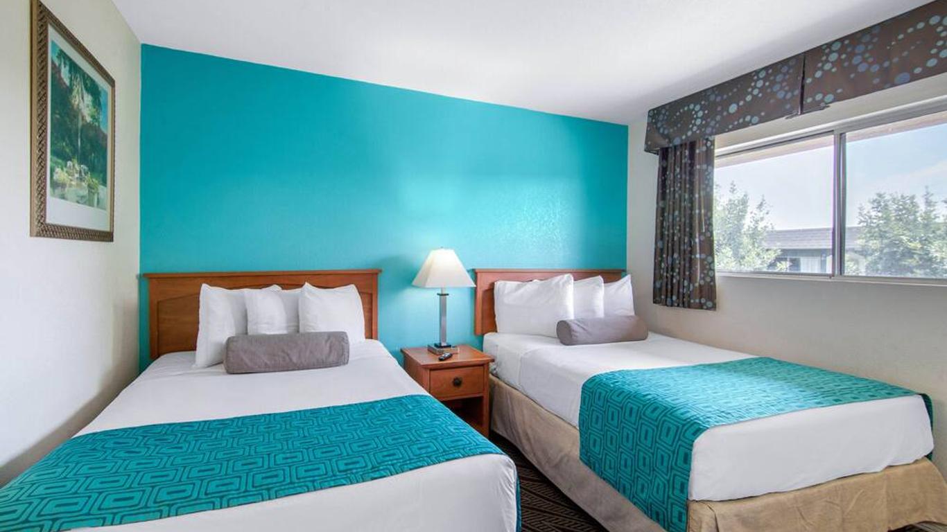 Howard Johnson Suites by Wyndham San Diego Chula Vista BayFront