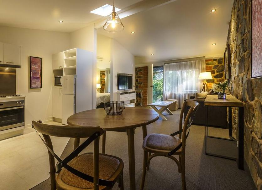 Dining room Photo