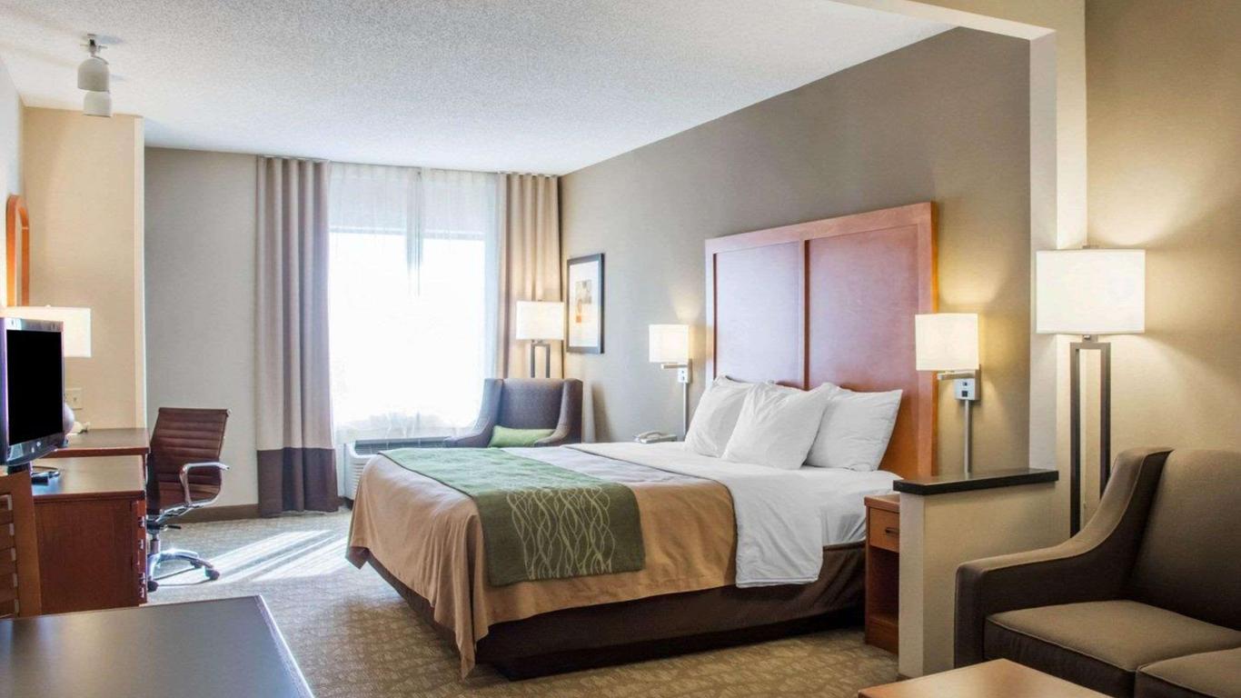 Comfort Inn & Suites West Chester - North Cincinnati